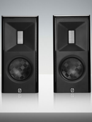 BoerresenX1_TwoSpeakers_SpeakerOnly_OnTable_Front_Total_GreyISHBG